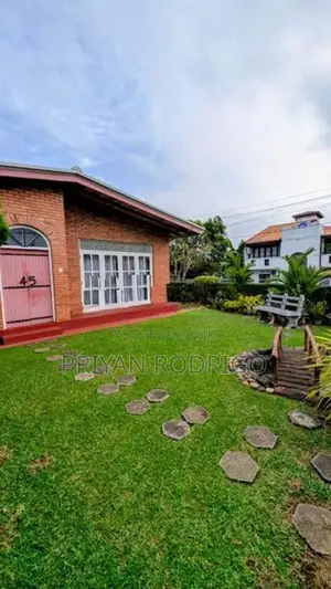 Nugegoda 14 Perch valuable Land with a 03 BedRoom Livable House for Sa