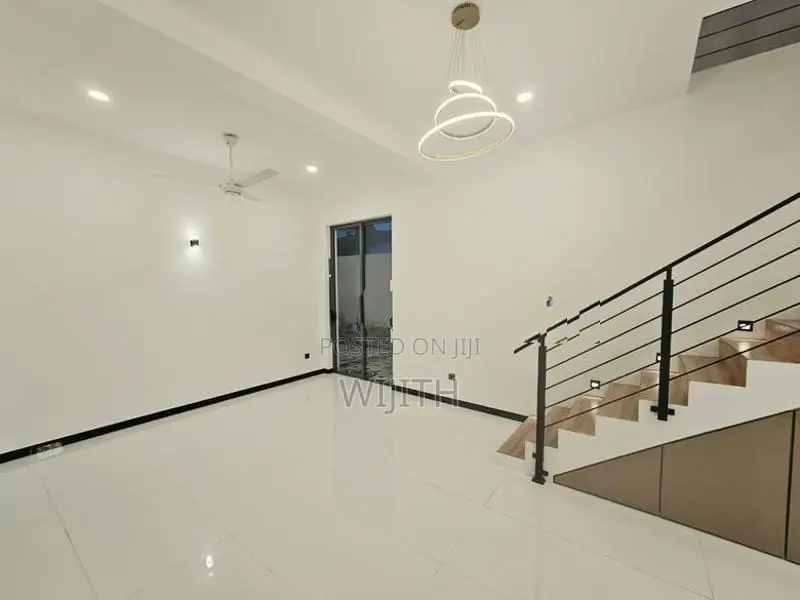 ARCHITECT DESIGNED MODERN TWO STOREY HOUSE FOR SALE IN KOTTAWA