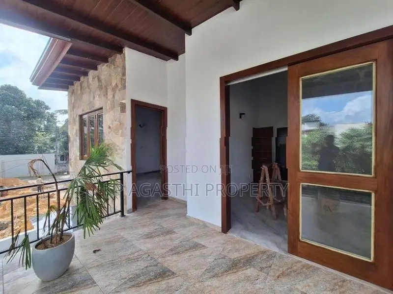 Thalawathugoda House for Sale