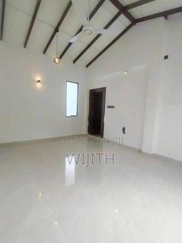 ARCHITECT DESIGNED MODERN TWO STOREY HOUSE FOR SALE IN KOTTAWA