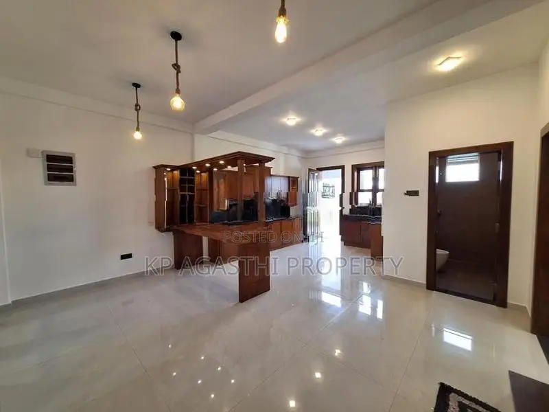 Boralesgamuwa Luxury House for Sale