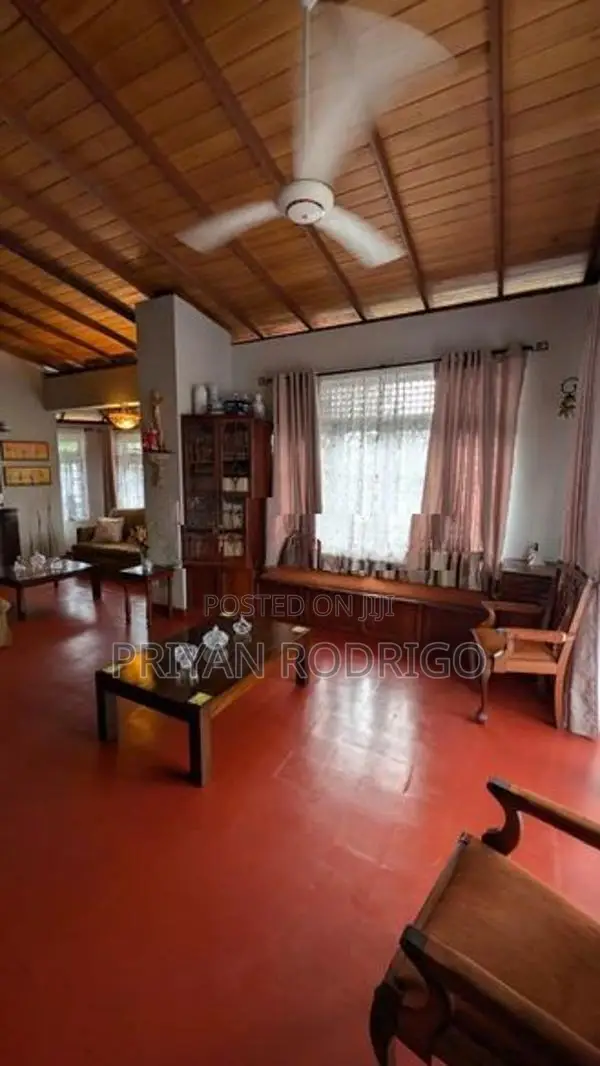 Nugegoda 14 Perch valuable Land with a 03 BedRoom Livable House for Sa