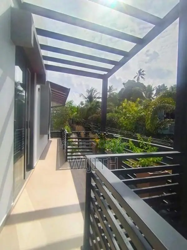 ARCHITECT DESIGNED MODERN TWO STOREY HOUSE FOR SALE IN KOTTAWA