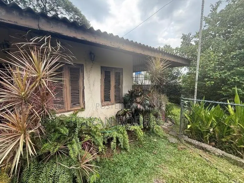 Thalawathugoda Temple Road 25 Perches of Land with an old House for Sa