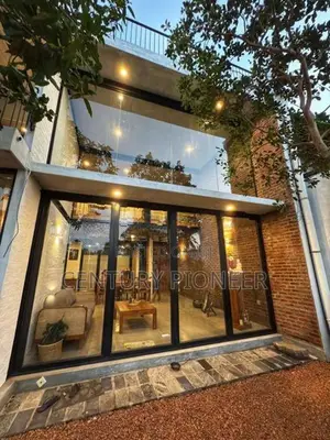 Modern Luxury House for Sale In Bokundara / Prime Location Code HJ040