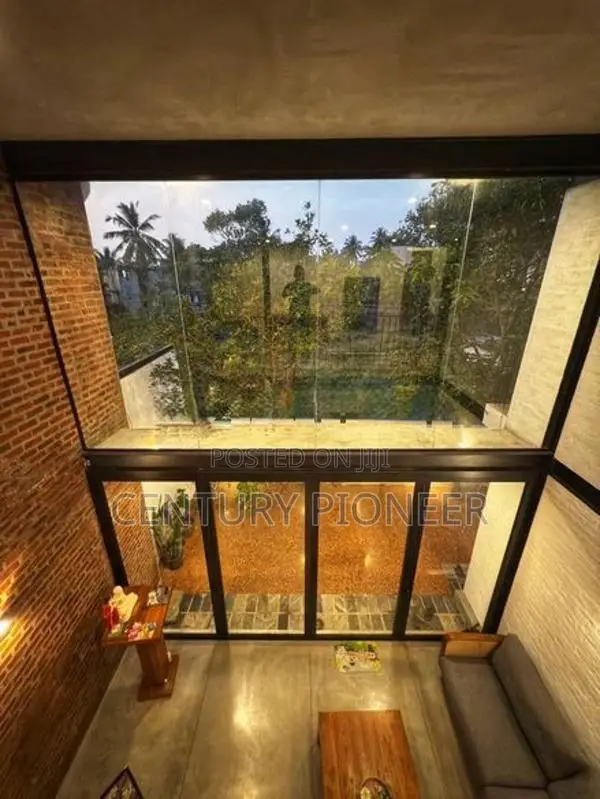 Modern Luxury House for Sale In Bokundara / Prime Location Code HJ040