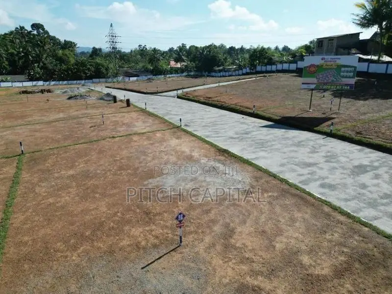 කළුඅග්ගල නගරයෙන් සියළු පහසුකම් සහිත අගනා ඉඩමක්