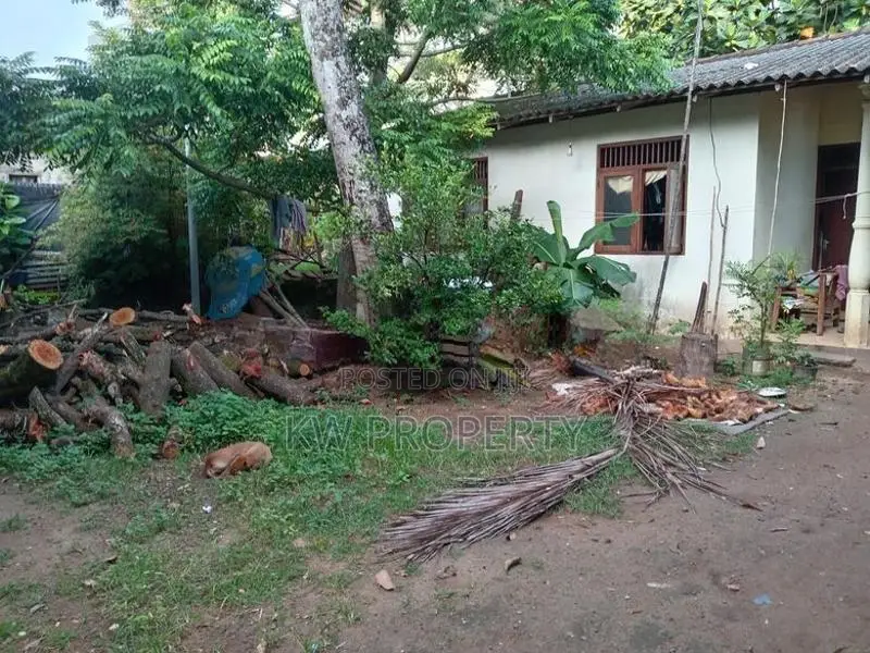 Land for sale in baththaramulla