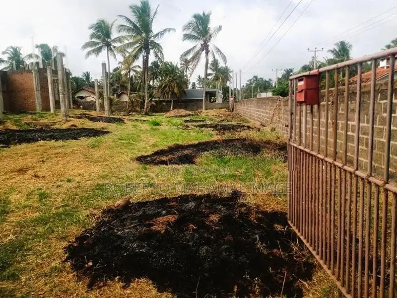 Land in Thalahena, Negombo