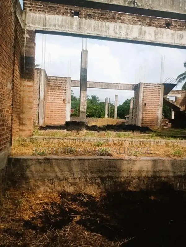 Land in Thalahena, Negombo
