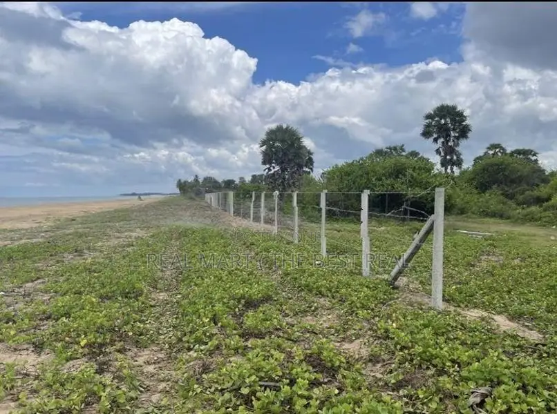 VAKARAI : 9.5-ACRE PRIME BEACHFRONT LAND FOR SALE