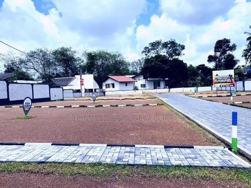 Land for Sale Athurugiriya C33