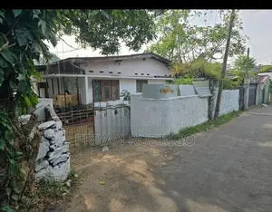Dehiwala, Attidiya 19.85 Perches of Land with a very Old House for Sal
