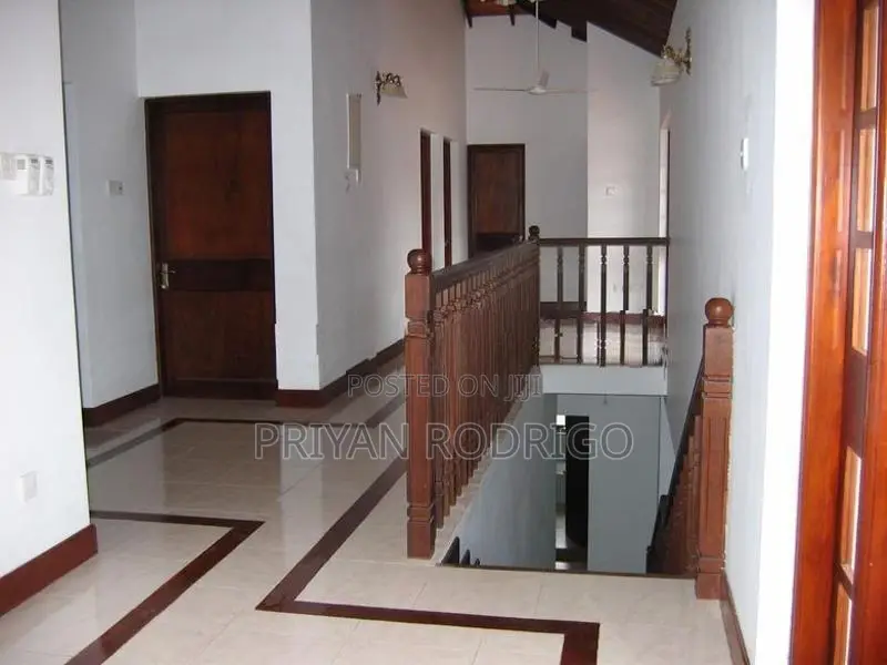 Colombo 07 Bauddhaloka Mw 23.64 Perches of Land with a House for Sale