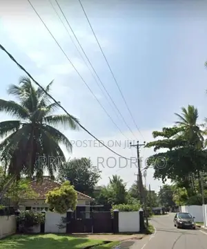 Rathmalana 43 Perches of Land with a Single Storied House for Sale