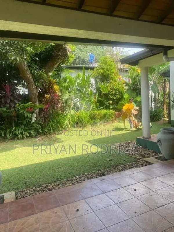 Colombo 07 Bauddhaloka Mw 23.64 Perches of Land with a House for Sale
