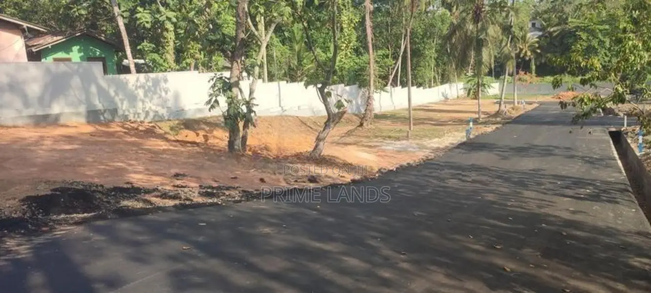Pannipitiya , Residential Land for Sale in Railway Avenue