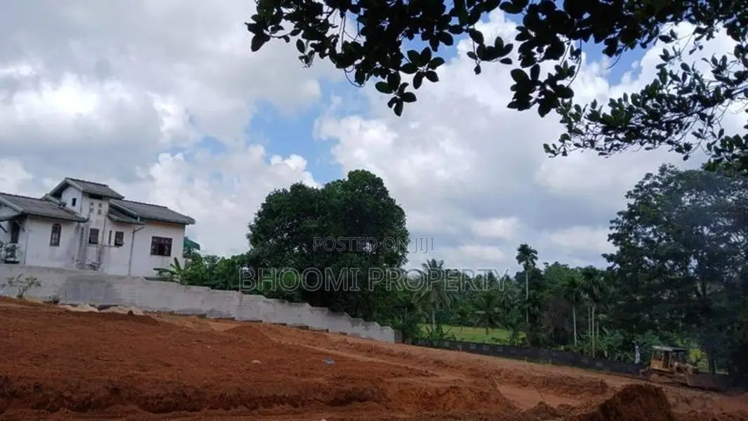 Homagama City Land for Sale