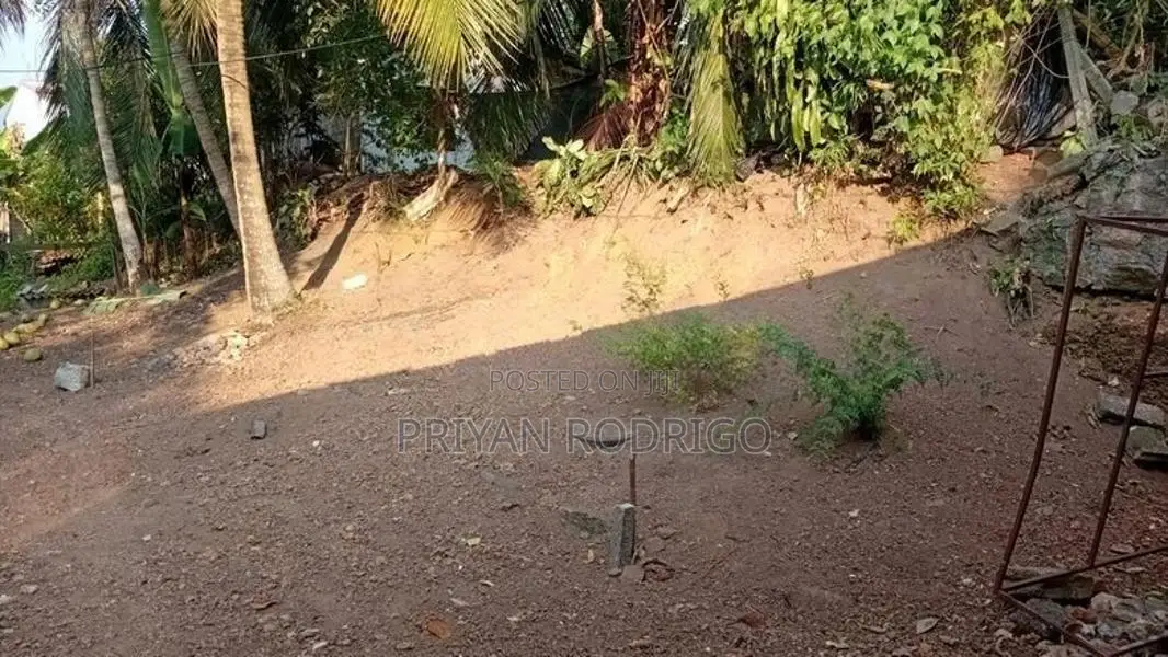 Piliyandala Madapatha Road 18.5 Perches of Land for Sale