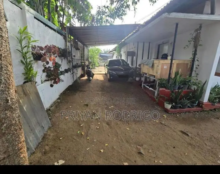 Dehiwala, Attidiya 19.85 Perches of Land with a very Old House for Sal
