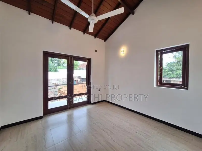 Battaramulla Luxury House for Sale