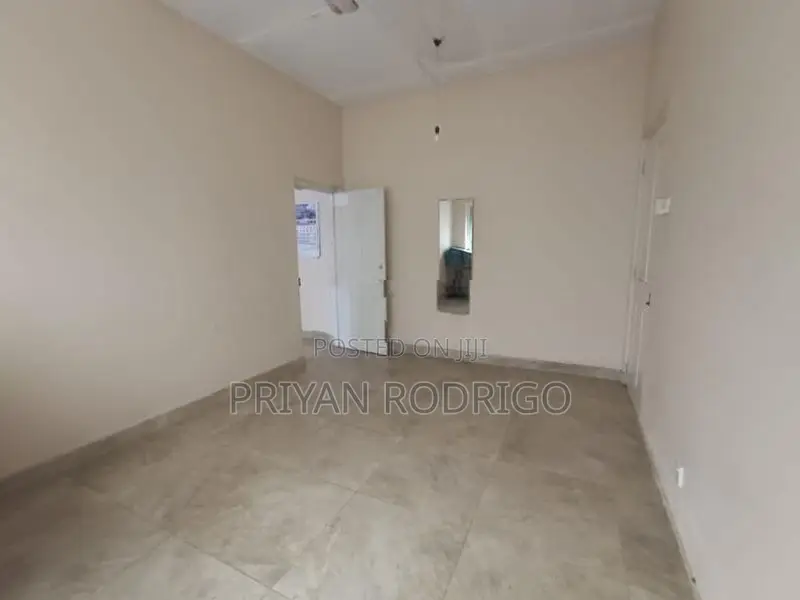 Kirulapona - Colombo 05, 19.5 Prime Land with a Large House for Sale