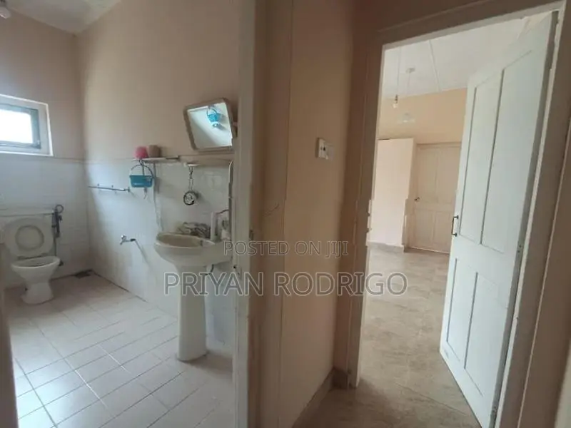 Kirulapona - Colombo 05, 19.5 Prime Land with a Large House for Sale