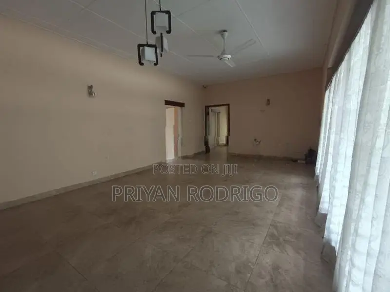 Kirulapona - Colombo 05, 19.5 Prime Land with a Large House for Sale