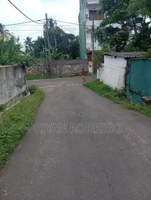 Mount Lavinia Samudrasanna Rd 20 perches Land with House for Sale