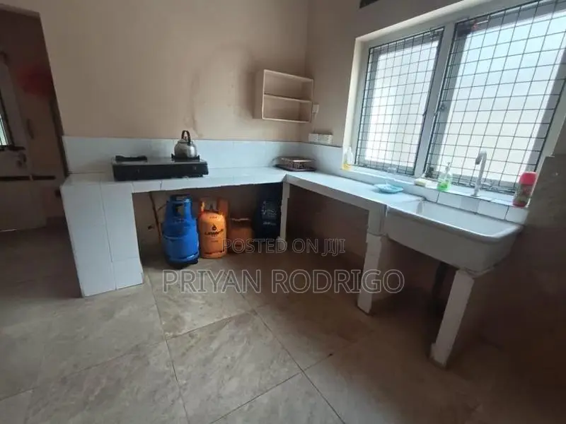 Kirulapona - Colombo 05, 19.5 Prime Land with a Large House for Sale