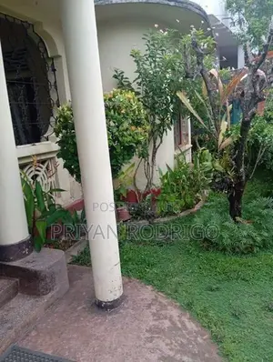 Mount Lavinia Samudrasanna Rd 20 perches Land with House for Sale