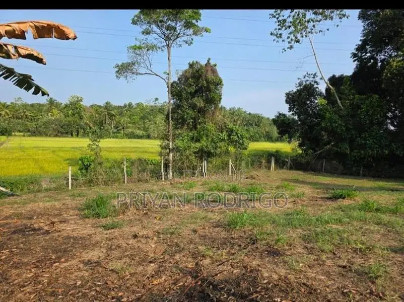 Athurugiriya 28.6 Perches of Land For sale
