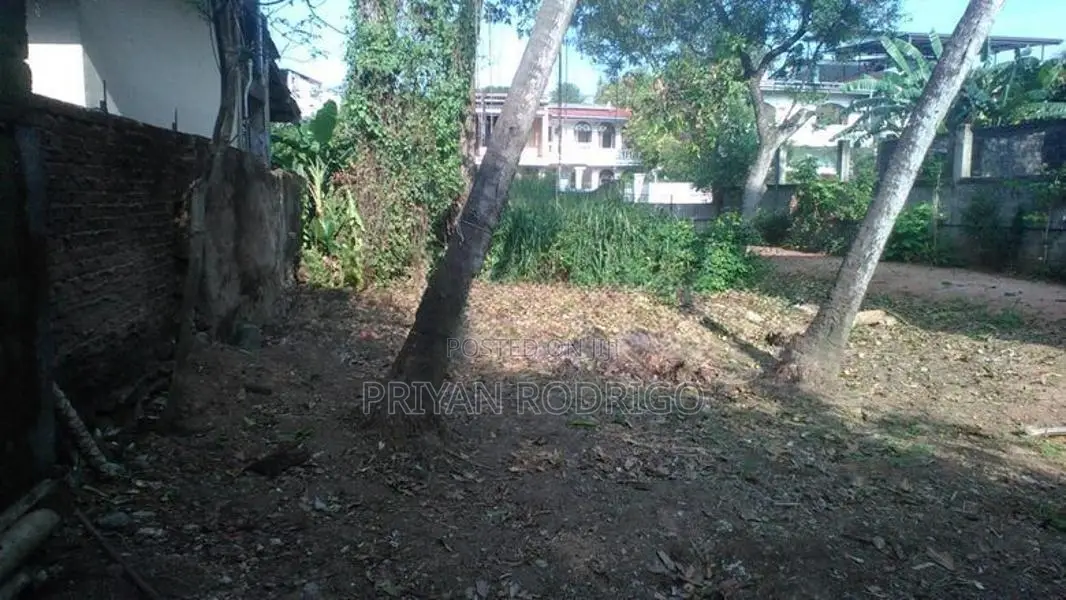 Mount Lavinia - Temple Road Bare land for Sale