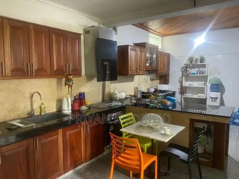 Thalawathugoda, 19.5 Perch Land with a Beautiful 04 BR House for Sale