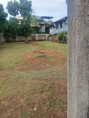 Pitakotte Epitamulla Road 18.5 Perches top residential Land for Sale