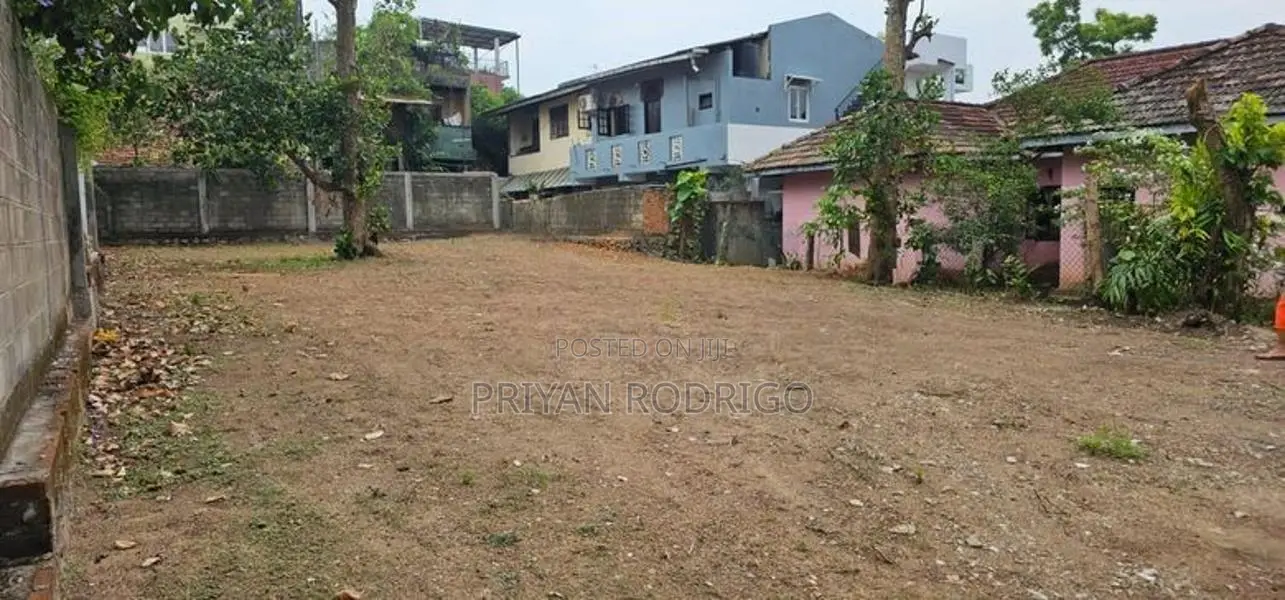 Pitakotte Epitamulla Road 18.5 Perches top residential Land for Sale