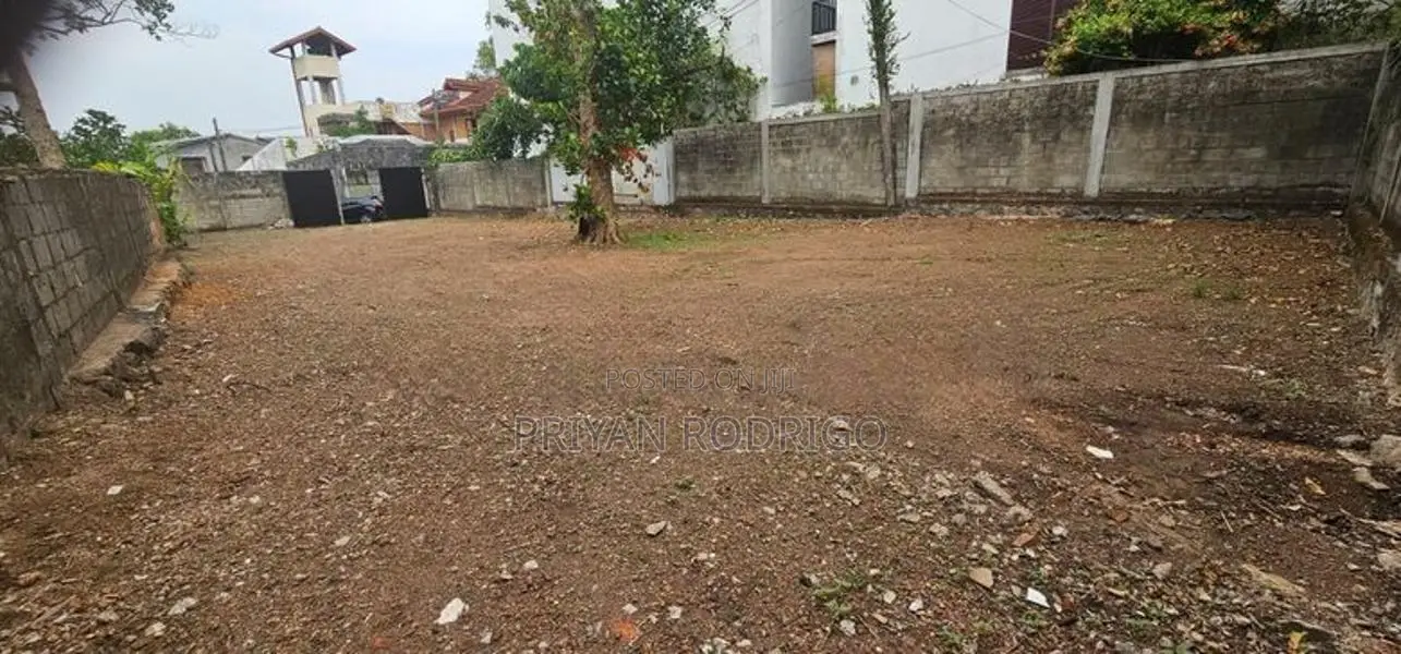 Pitakotte Epitamulla Road 18.5 Perches top residential Land for Sale