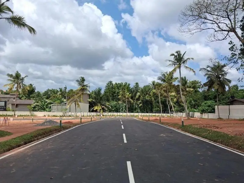 Valuable Land For Sale In Thalawathugoda Hokandara Vidyala Junction