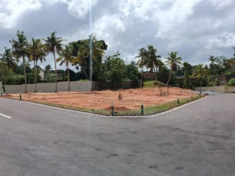 Bare Lands for Sale in Hokandara S7