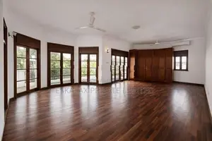 3 Storey House For Sale in Battaramulla - EH398