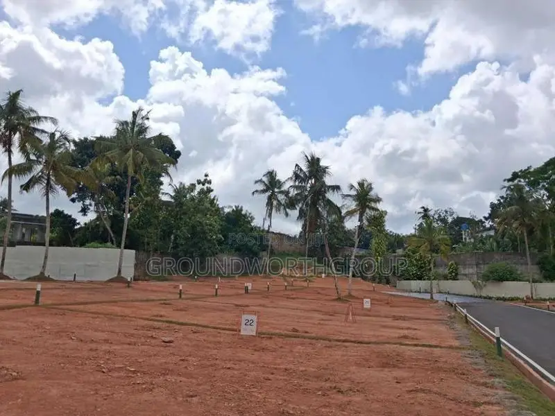 Bare Lands for Sale in Hokandara S7