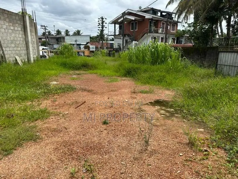 ( YS-1082) Highly Valuable Commercial Bare Land Sale in Athurugiriya
