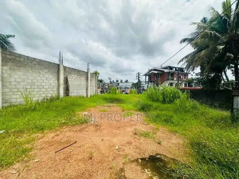 ( YS-1082) Highly Valuable Commercial Bare Land Sale in Athurugiriya