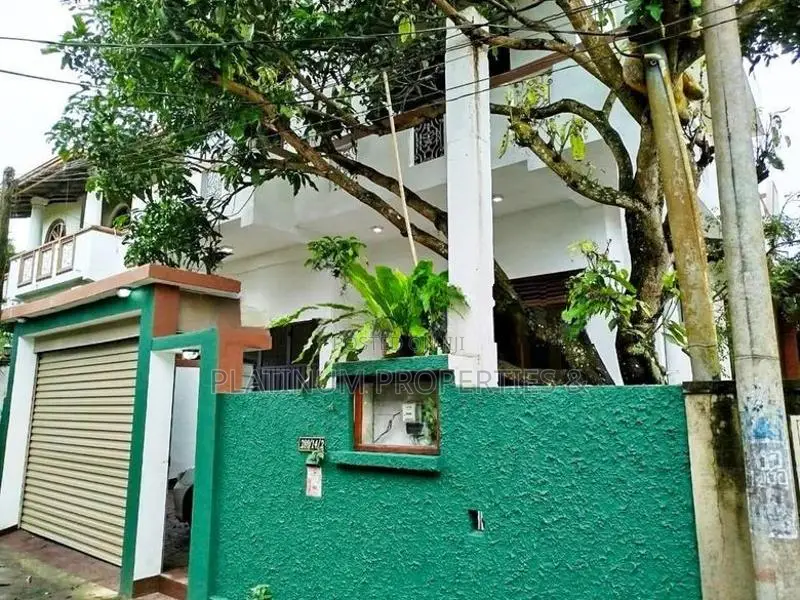 3-Story Luxury House For Sale In Piliyandala