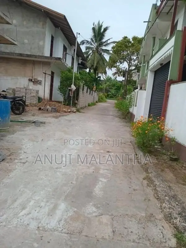 Land Sale in Hokandara