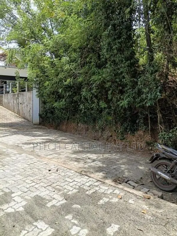 A valuable land for sale in Hiriketiya