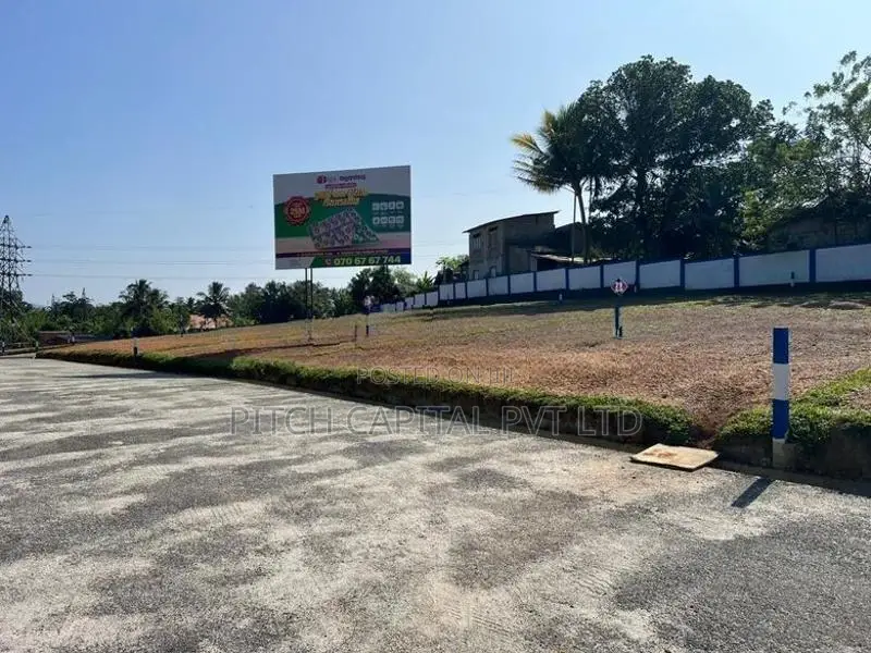 122 මාර්ගයට මුහුණලා කලුඅග්ගලින් වටිනා බිම් කොටසක්