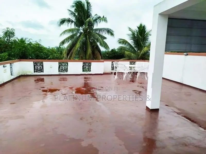 3-Story Luxury House For Sale In Piliyandala