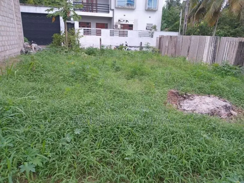 Land Sale in Hokandara