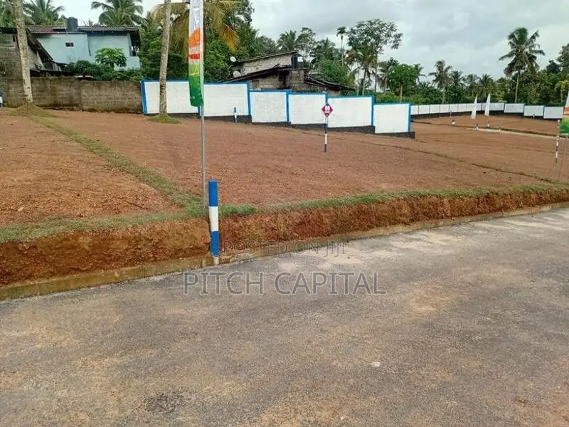 Highlel road face land plot kosgama